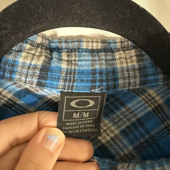 Oakley Flannel Shirt Men Medium Blue Plaid Button Up Shirt Collared Long Sleeve - Picture 5 of 11